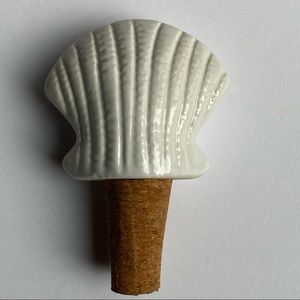 Shell Wine Stopper Ceramic White bottle Cork Ocean Beach Nautical Scallop EUC